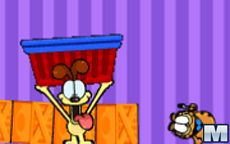 Garfield Eats Hamburgers